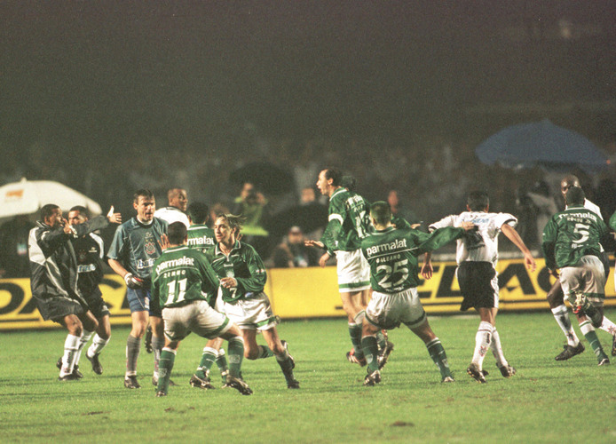 Na Briga De Palmeiras E Corinthians Em 1999 Sobrou Ate Para Amaral Jovem Pan