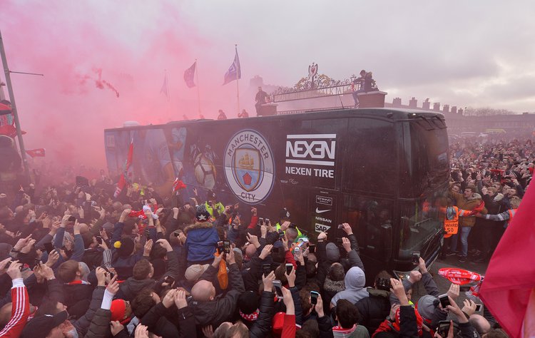 Liverpool, Manchester City, anfield, ônibus