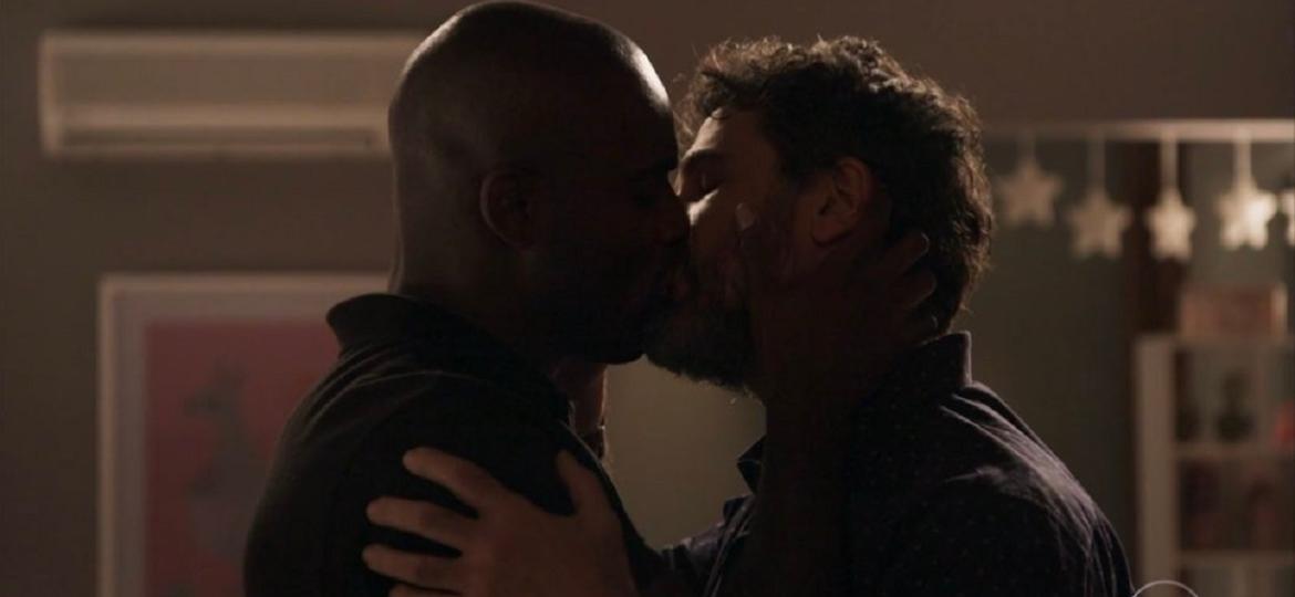 Samuel e Cido beijo gay