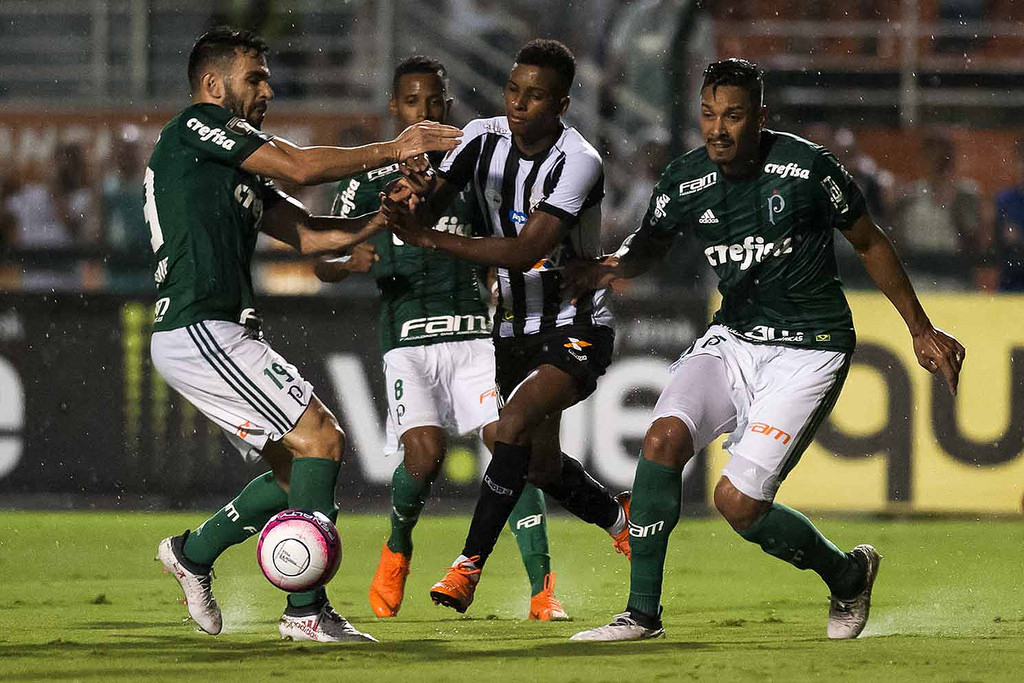 Pedrinho x Rodrygo: promessas vão se enfrentar e têm históricos discretos em clássicos