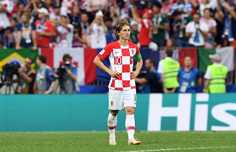 Luka Modric é eleito melhor jogador da Copa do Mundo; Courtois e Mbappé  também são premiados