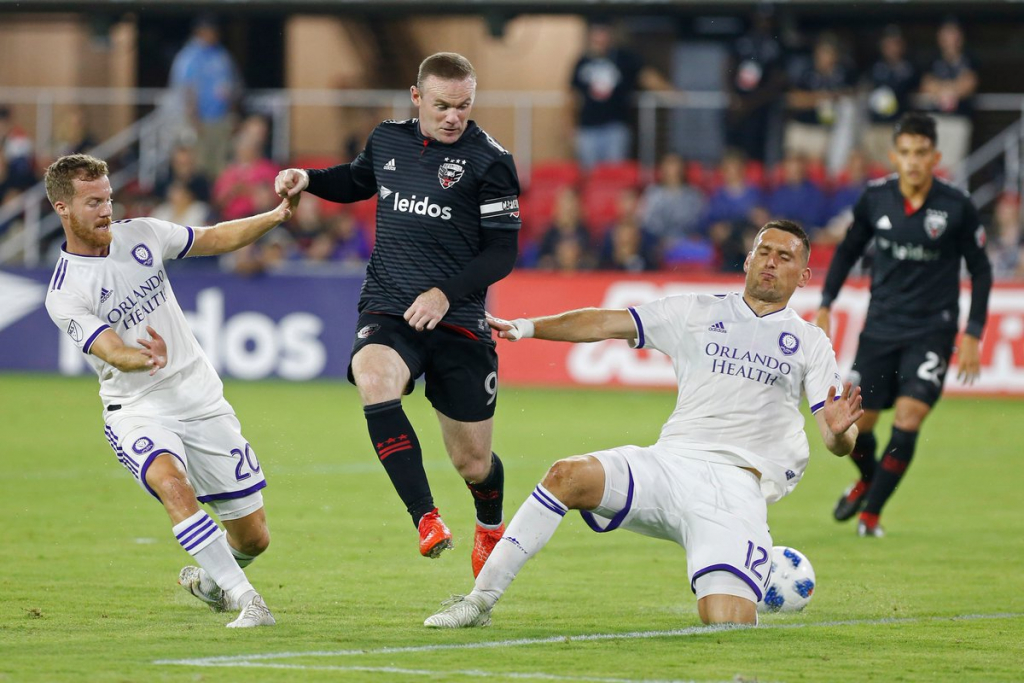 No último lance, rooney evita gol e dá assistência decisiva em vitória do dc united – jovem pan