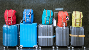 Governo aumenta para US$ 1 mil cota para compras no exterior trazidas na bagagem