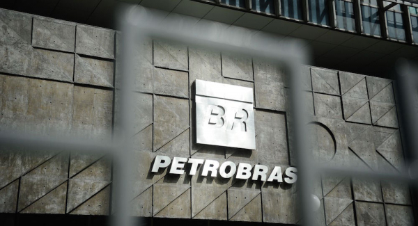 Petrobras anuncia novo reajuste na gasolina e no diesel; aumento entra em vigor nesta terça