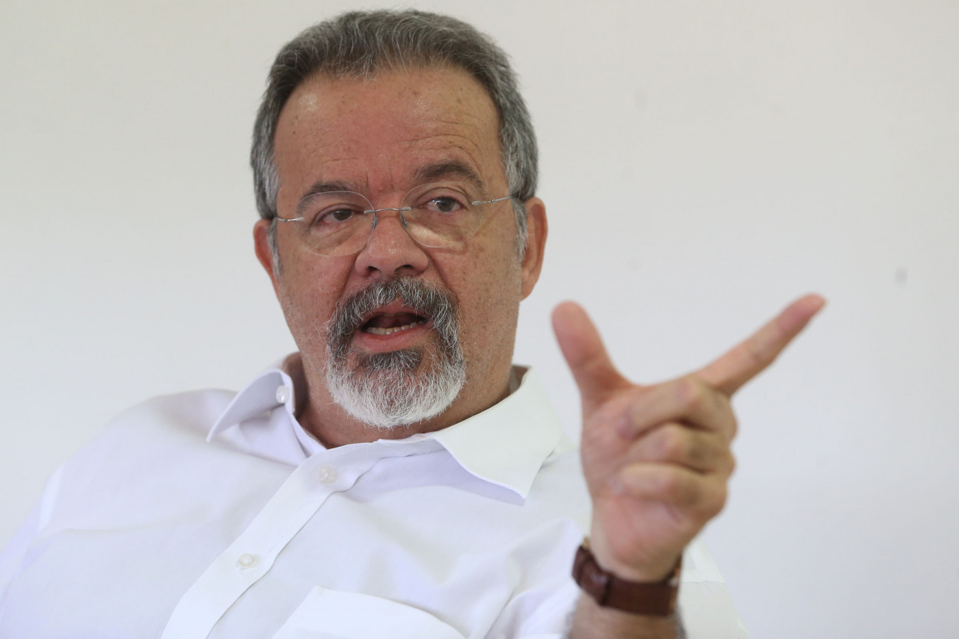 Raul-Jungmann-Andr%C3%A9-Dusek-Estad%C3%A3o-Conte%C3%BAdo ​Família baiana é expulsa de voo da Air France em Paris