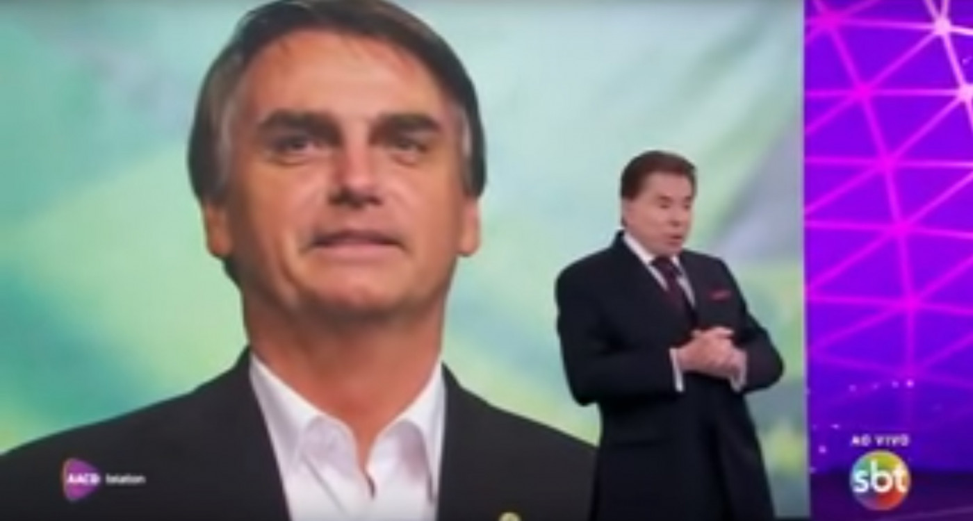 O apresentador e dono do SBT, Silvio Santos, recebeu um telefonema do presidente eleito, Jair Bolsonaro (PSL), neste sábado (10), durante o Teleton