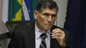 'Relação com pandemia é mentira deslavada', afirma Santos Cruz sobre demissões nas Forças Armadas