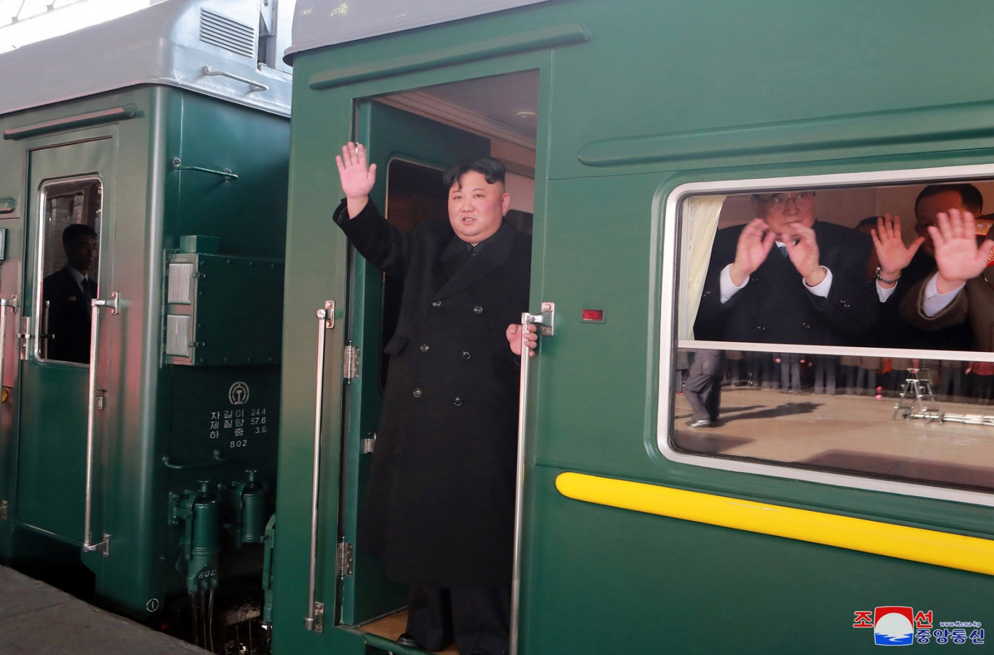 O líder da Coreia do Norte, Kim Jong-un, partiu em um trem neste sábado (23) com destino a Hanói, no Vietnã, para a reunião com o presidente dos Estados Unidos, Donald Trump