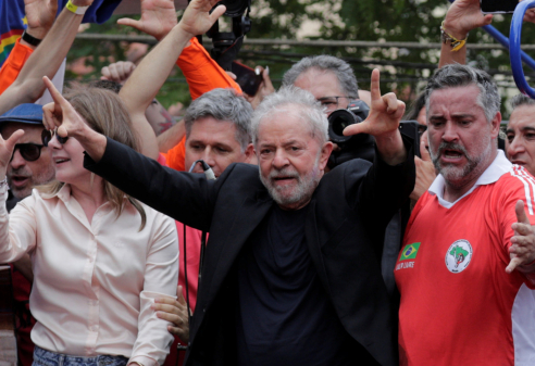 Lula diz que PT não precisa de autocrítica e promete polarização