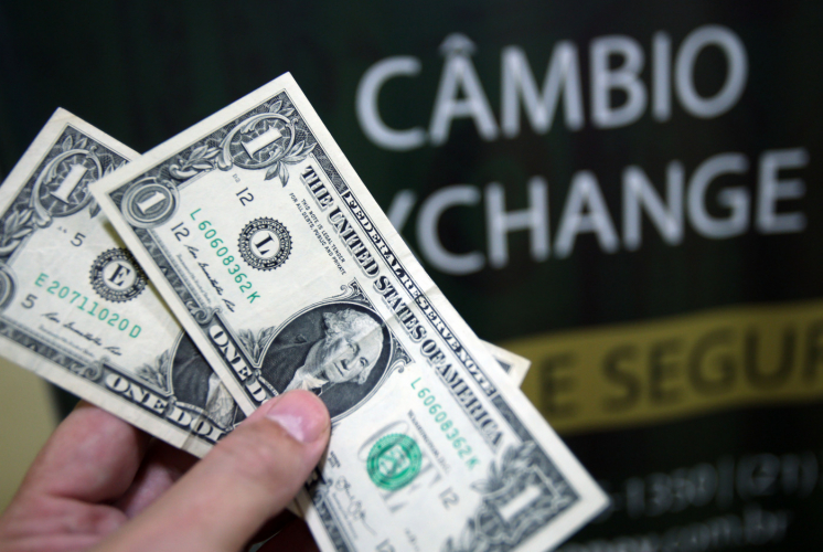 Fluxo cambial total registra saldo positivo de US$ 5,4 bilhões em 2024, diz Banco Central
