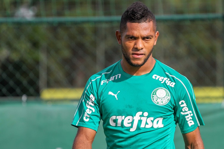 Miguel Borja treinando no CT do Palmeiras