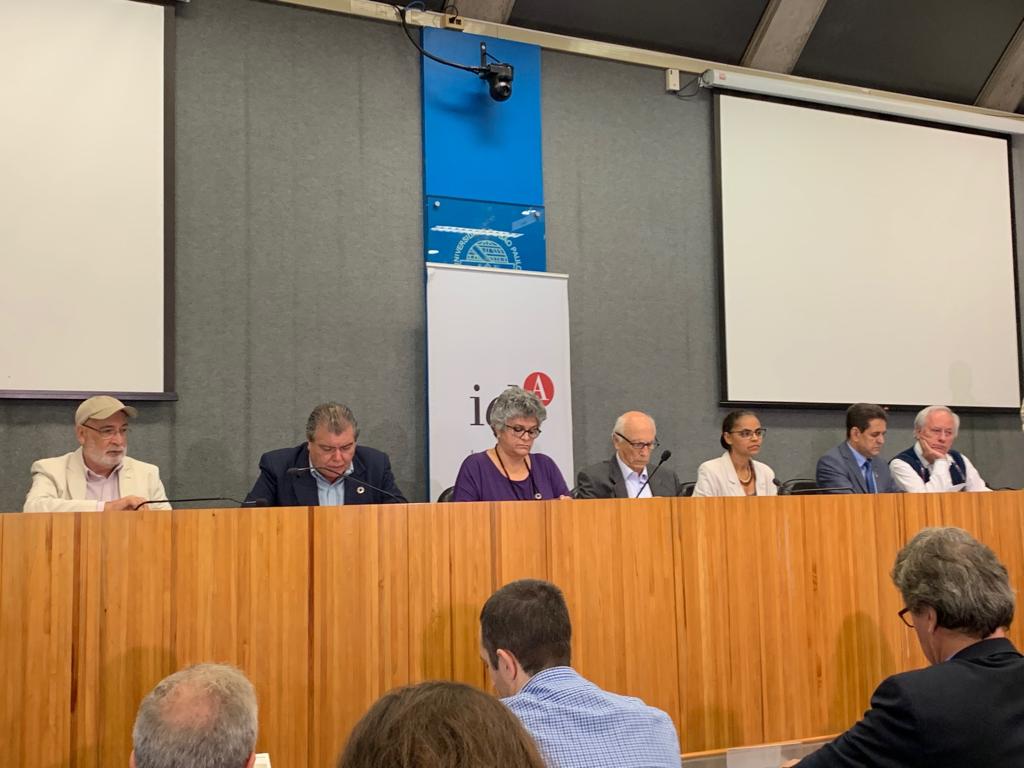 Sete ex-ministros do Meio Ambiente se reuniram nesta quarta-feira (7), na Universidade de São Paulo (USP), na capital paulista