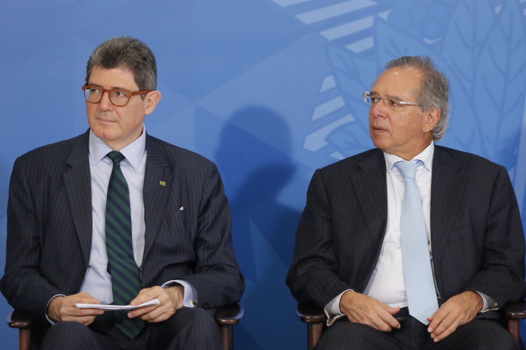 Paulo Guedes conversou com Joaquim Levy sobre demissão do 