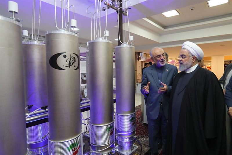 Irã admite que quebrou termo do Acordo Nuclear; EUA responde