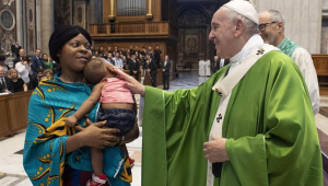 Papa Francisco fala sobre migrantes em missa