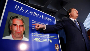 Jeffrey Epstein é acusado de tráfico infantil e prostituição de menor