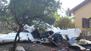 Um avião de pequeno porte caiu nesta sexta-feira em Campo Limpo Paulista, a 60 quilômetros de São Paulo