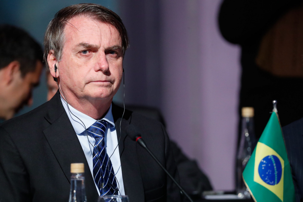 Bolsonaro diz que embaixadores do Brasil nos EUA "não fazem nada" desde 2003