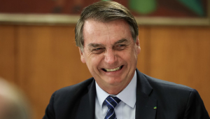 'Há prós e contras no dólar como está agora', avalia Bolsonaro  
