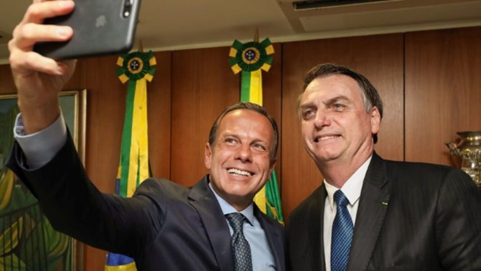 Governador e presidente posam para foto em Brasília