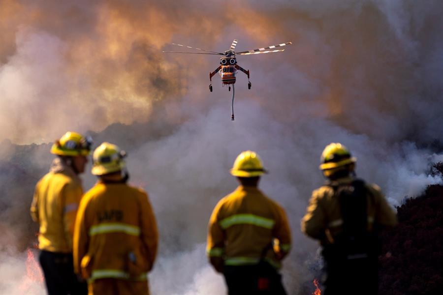 Incêndio atinge Los Angeles