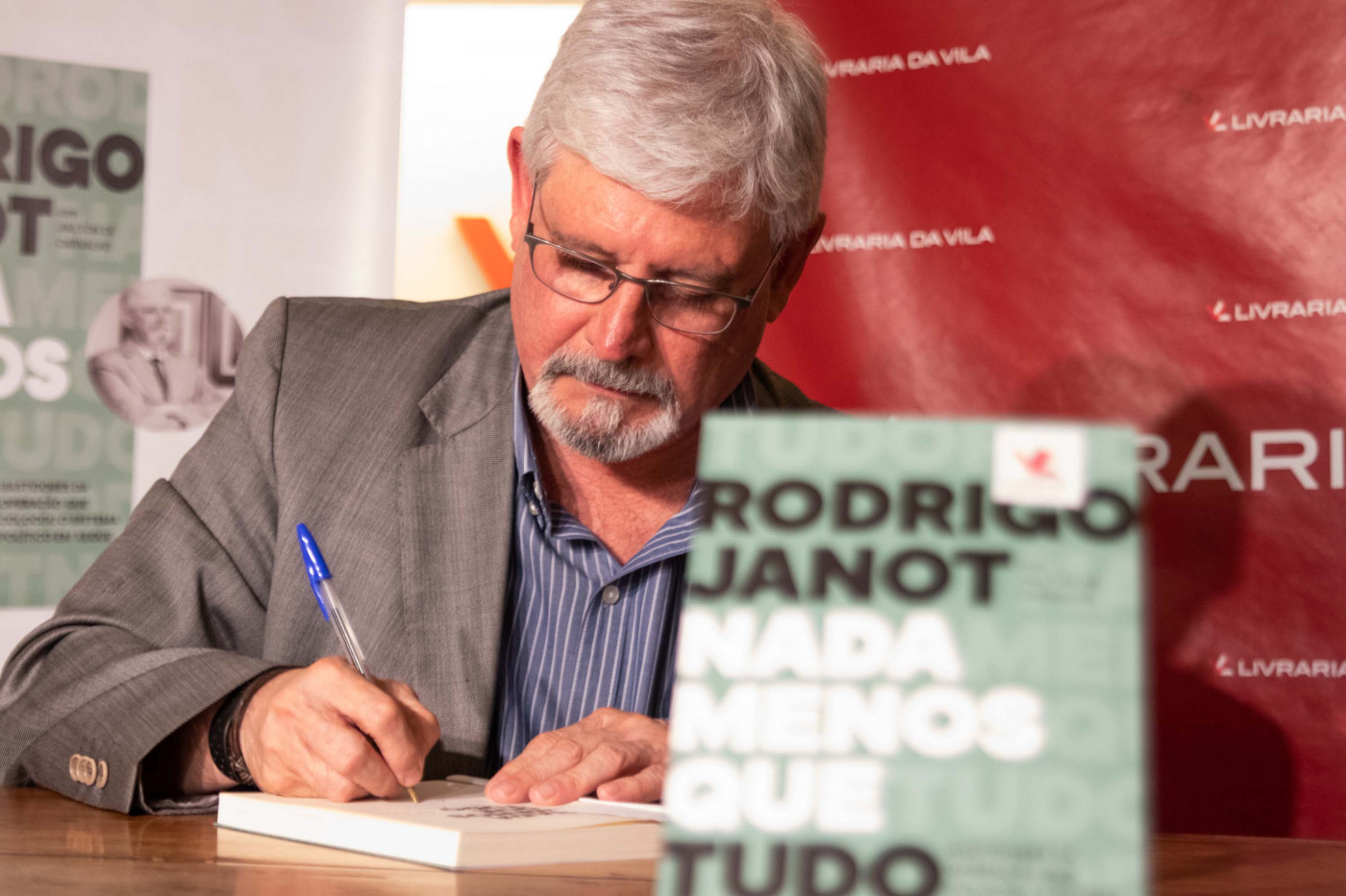Rodrigo Janot lança livro em SP