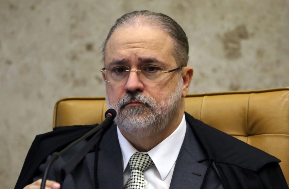 Procurador-geral discursa em evento no Planalto