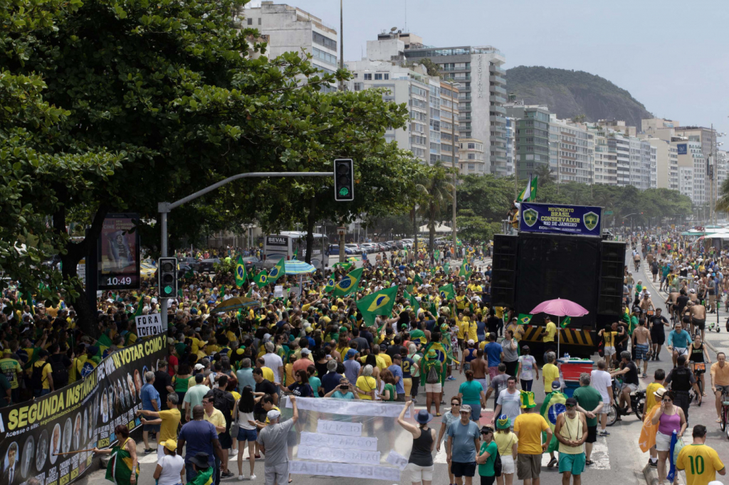 Além do pedido de abertura de um processo de impeachment contra o ministro, participantes defenderam outras pautas, como a prisão após segunda instância