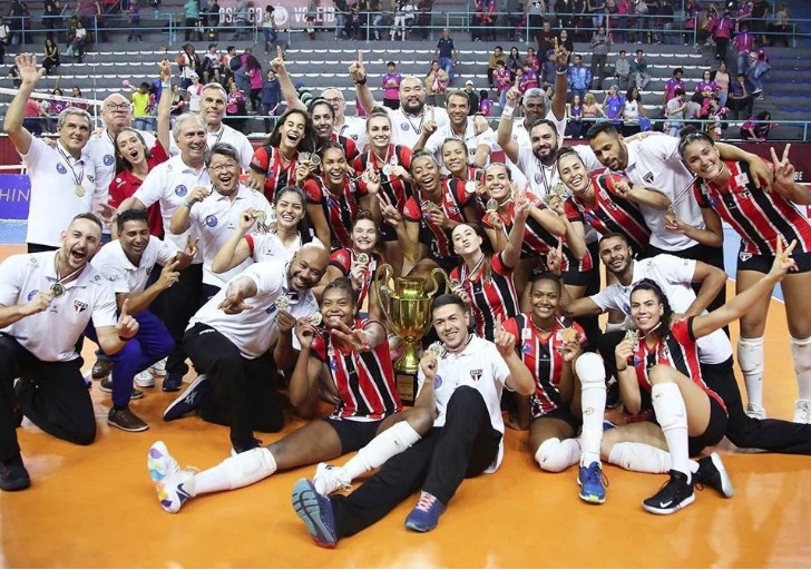 Atual campeão, Osasco encurrala Barueri mais uma vez e fatura o título do Campeonato  Paulista de Vôlei 2021