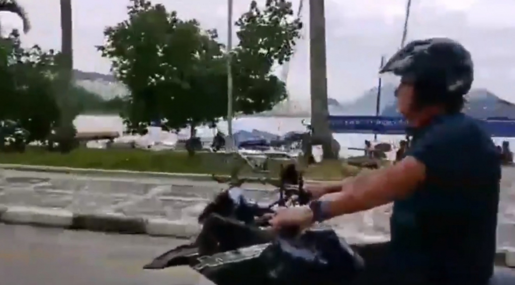 Resultado de imagem para bolsonaro de moto