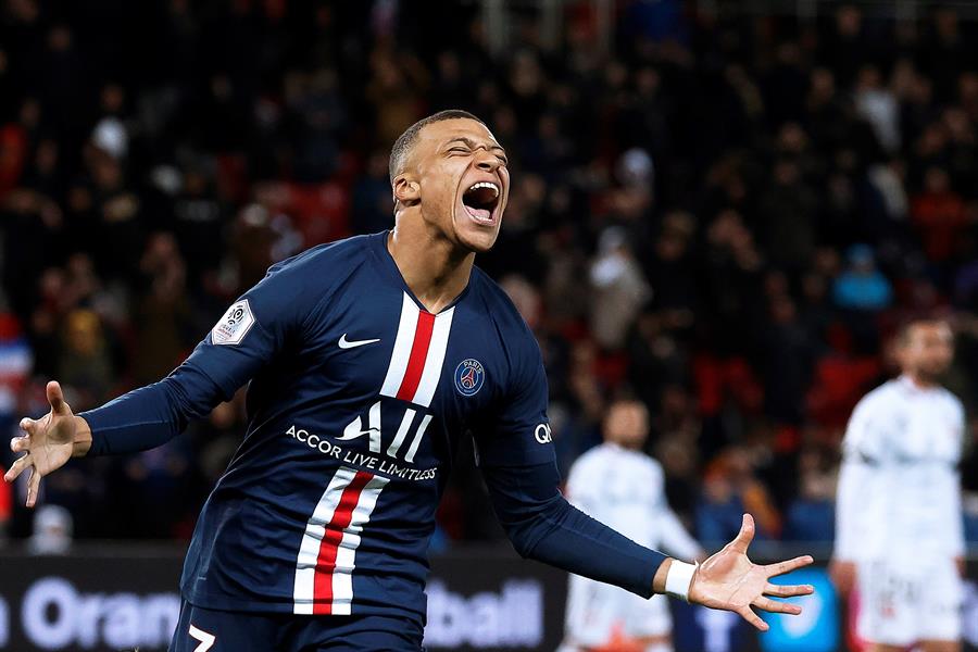 Com gols de Neymar e Mbappé, PSG goleia Monaco no Francês