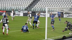 Juventus bate a Inter de Milão em clássico de portões fechados