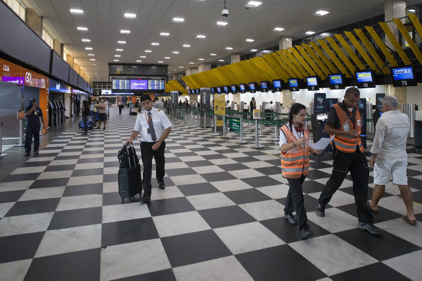 Fluxo de passageiros diminuiu consideravelmente no Aeroporto Santos Dumont durante a pandemia de coronavírus