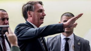 Bolsonaro nega uso do cartão corporativo do Planalto para 'fazer festa'