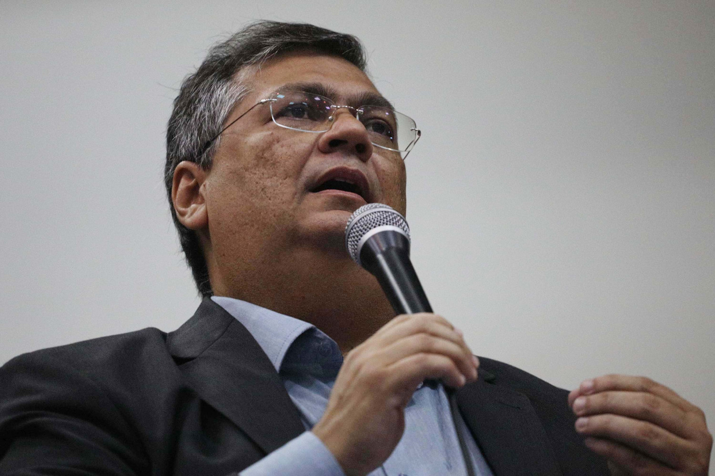 Governador fala ao microfone