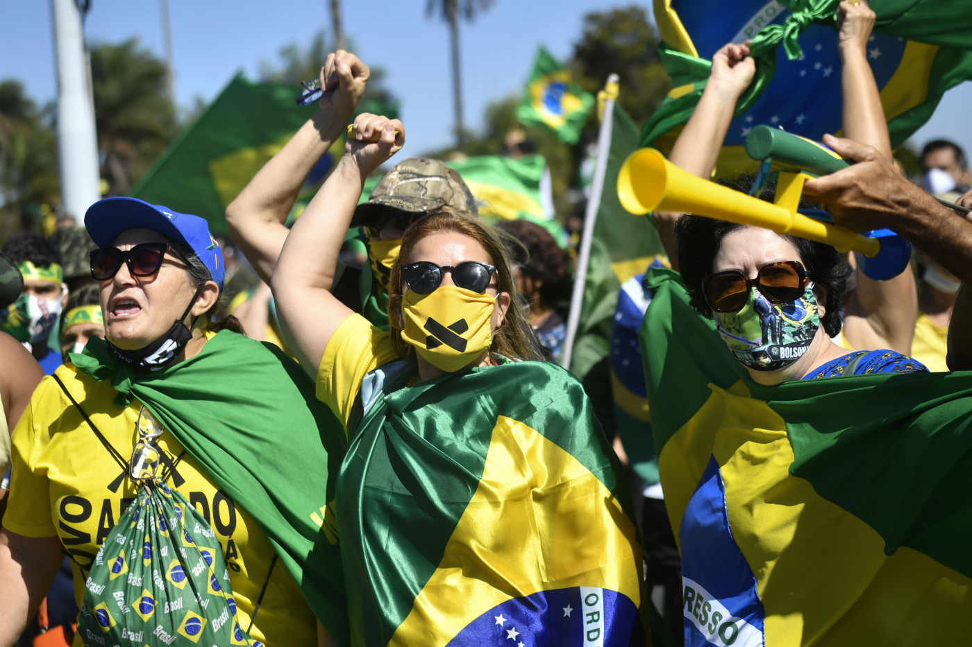Grupo pró-Bolsonaro protesta em frente ao quartel-general do Exército | Jovem Pan