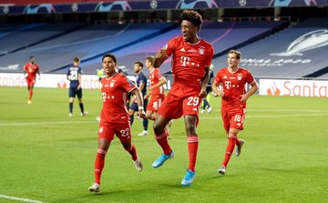 Coman celebra gol marcado na final entre Bayern e PSG