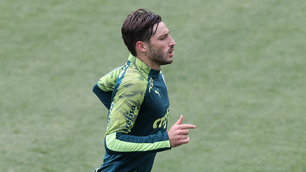 Matías Viña foi negociado pelo Palmeiras com a Roma