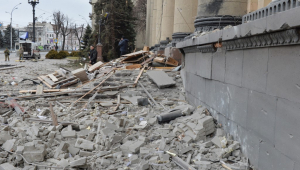 Destruição após bombardeio em Kharviv