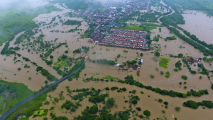 Imagem aérea de área alagada na Bahia após fortes chuvas