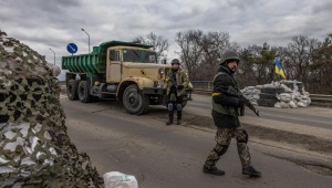 Membros das forças armadas ucranianas nos arredores de Kiev
