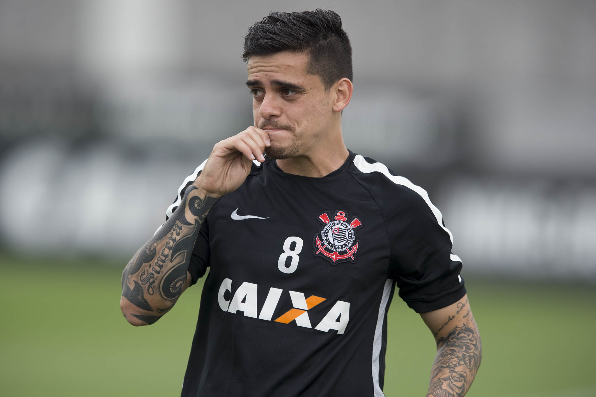 O lateral direito Fagner participa de treino do Corinthians