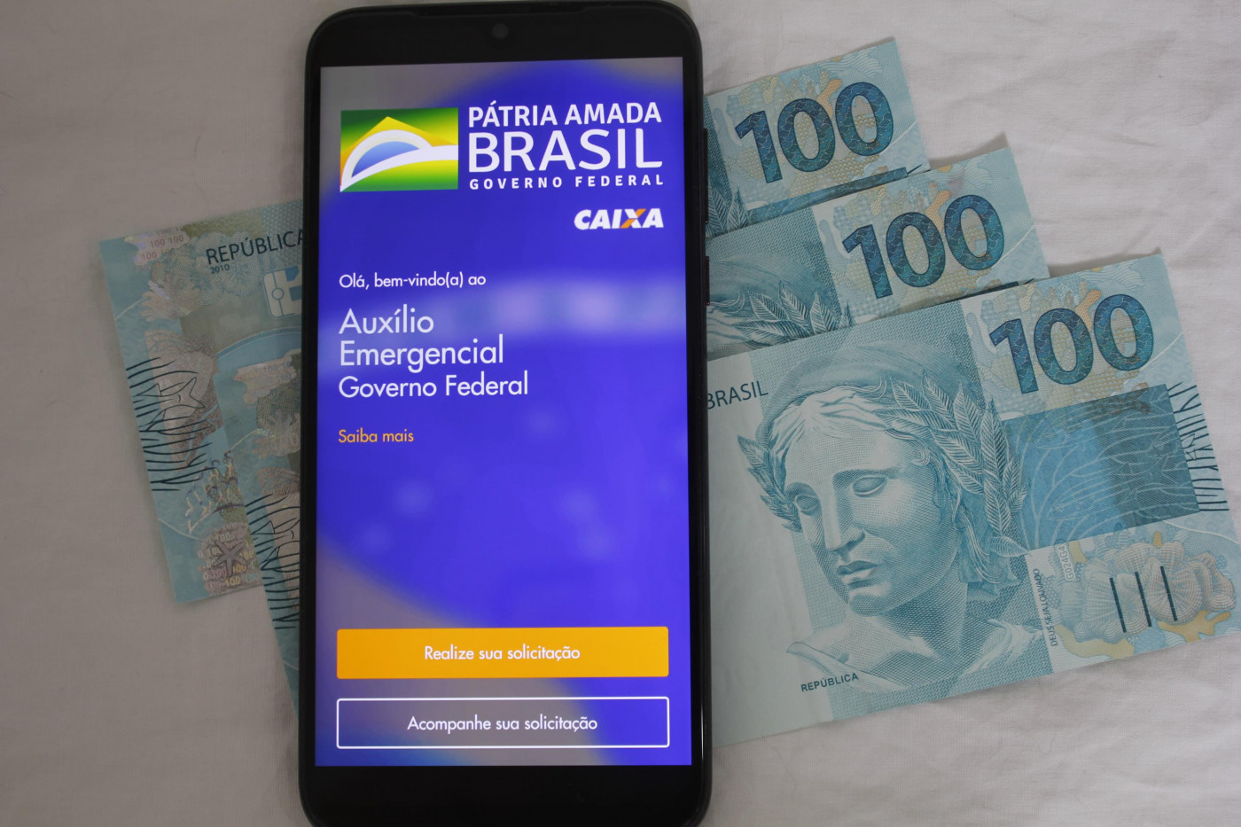 Benefício irá varia de R$ 150 a R$ 375, dependendo da configuração familiar; valores começam a ser depositados em abril