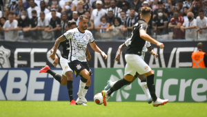 Lance do jogo entre Corinthians e RB Bragantino