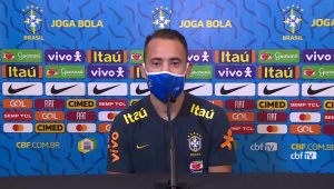 Éverton Ribeiro em entrevista coletiva na seleção brasileira