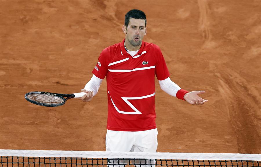 No segundo jogo após ser deportado, Djokovic volta a vencer em Dubai