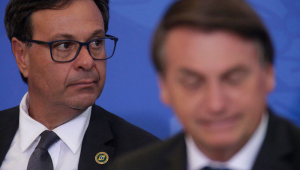 Bolsonaro e ministro em evento público