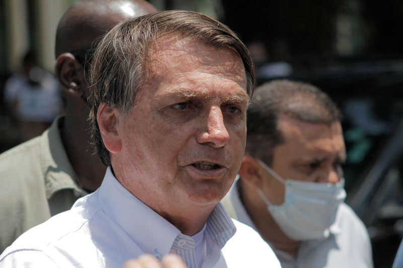 Bolsonaro voltou a criticar medidas de isolamento por parte de governadores