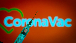 Injeção da vacina CoronaVac