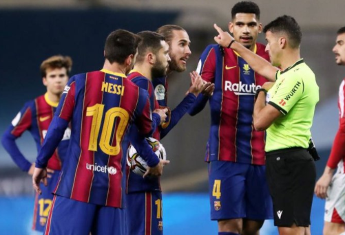 Messi suspendido dos partidos tras tarjeta roja en la Supercopa de España